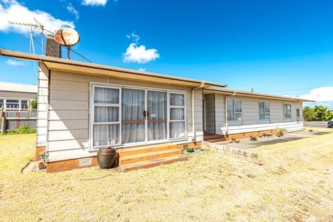 Photo of property in 6 Cornfoot Street, Castlecliff, Whanganui, 4501