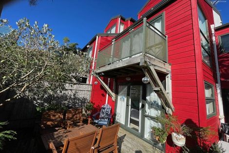 Photo of property in 2a Donald Crescent, Karori, Wellington, 6012