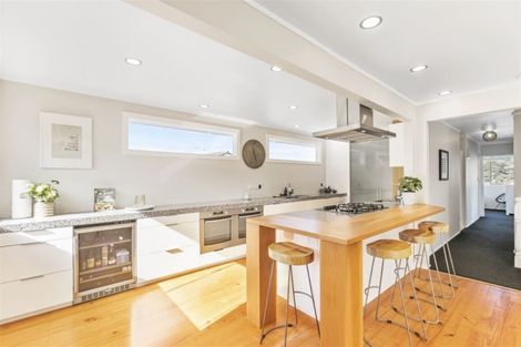 Photo of property in 46 Lynden Avenue, Hillcrest, Auckland, 0627