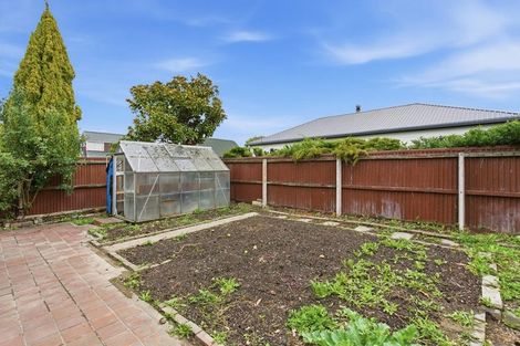 Photo of property in 219 Main North Road, Redwood, Christchurch, 8051