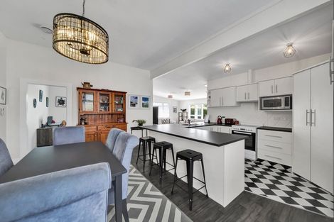 Photo of property in 128 Miranda Street, Stratford, 4332