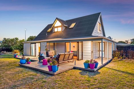 Photo of property in 9 Nuhaka Place, Paraparaumu Beach, Paraparaumu, 5032