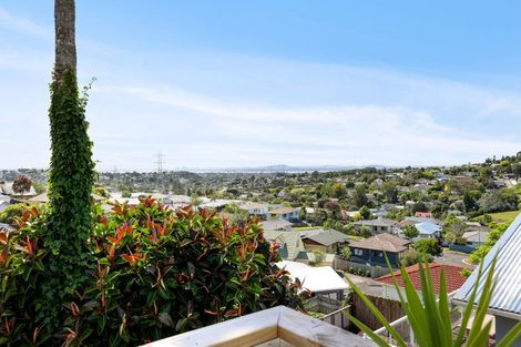 Photo of property in 17a Cherry Tree Place, Massey, Auckland, 0614