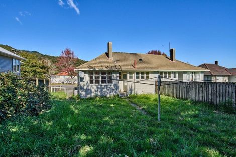 Photo of property in 4 Reuben Grove, Naenae, Lower Hutt, 5011