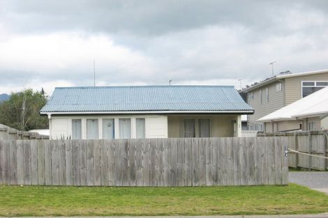 Photo of property in 203a Ocean Road, Whangamata, 3620