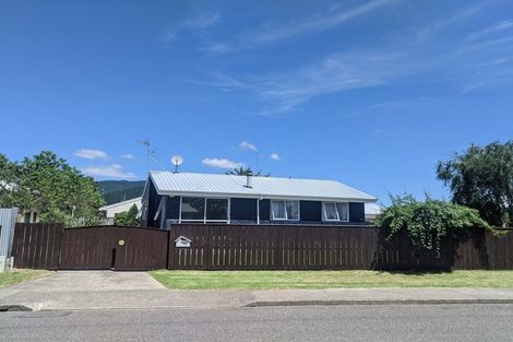 Photo of property in 124 Makarini Street, Paraparaumu, 5032