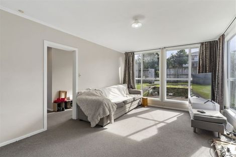 Photo of property in 22 Edgeworth Road, Glenfield, Auckland, 0629