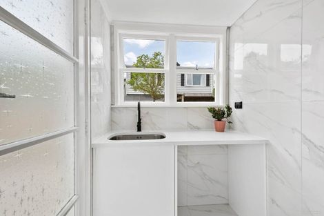 Photo of property in 11 Tonkin Drive, Sunnynook, Auckland, 0620