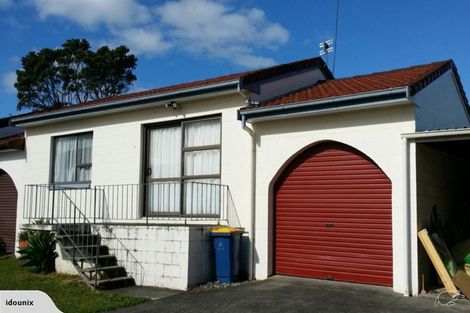 Photo of property in 2/6 Craigbank Avenue, New Lynn, Auckland, 0600