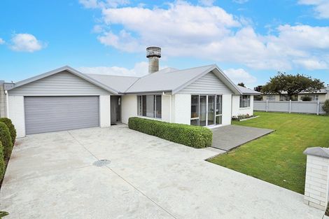Photo of property in 12 Queen Street, Winton, 9720
