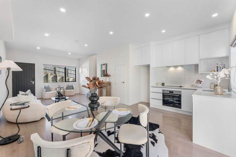 Photo of property in 4d Flaunty Place, West Harbour, Auckland, 0618