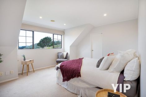 Photo of property in 85 Woodman Drive, Tawa, Wellington, 5028