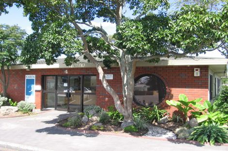 Photo of property in 1 Montana Avenue, Murrays Bay, Auckland, 0630