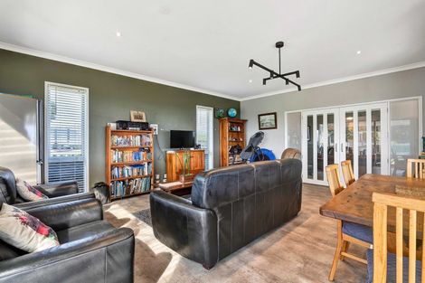 Photo of property in 51 Wilson Road, Urenui, 4375
