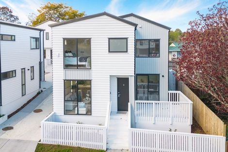 Photo of property in 7a Buisson Glade, West Harbour, 0618
