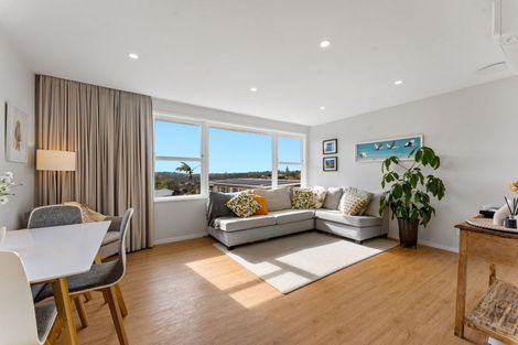Photo of property in 2/19 Bishopgate Street, Birkdale, Auckland, 0626