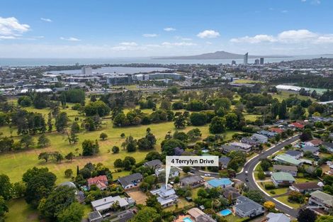 Photo of property in 4 Terrylyn Drive, Hillcrest, Auckland, 0627