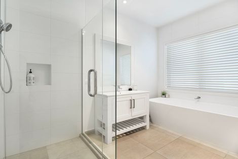 Photo of property in 1 Astelia Lane, Papamoa Beach, Papamoa, 3118