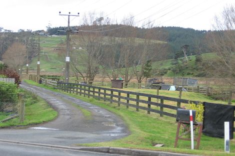 Photo of property in 66 Awaroa Road, Helensville, 0800