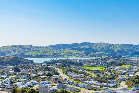 Photo of property in 3 Navigation Drive, Whitby, Porirua, 5024