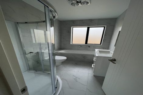 Photo of property in 8 Springhill Lane, Sunnyvale, Auckland, 0612