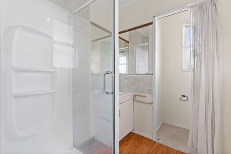 Photo of property in 1/12 Cresta Avenue, Beach Haven, Auckland, 0626