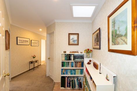 Photo of property in 8 Dules Walk, Taradale, Napier, 4112