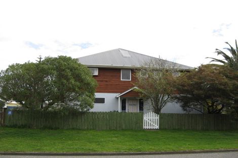 Photo of property in 39 Sarah Street, Waikawa Beach, Levin, 5573