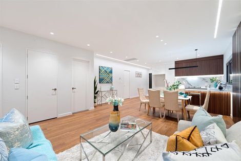 Photo of property in 25 Whakairo Crescent, Gulf Harbour, 0930
