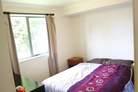 Photo of property in 100a Lincoln Park Avenue, Massey, Auckland, 0614