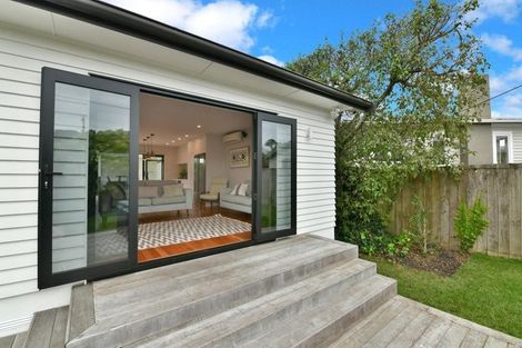 Photo of property in 49 Roseberry Avenue, Birkenhead, Auckland, 0626