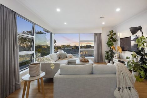 Photo of property in 122a Birkdale Road, Birkdale, Auckland, 0626