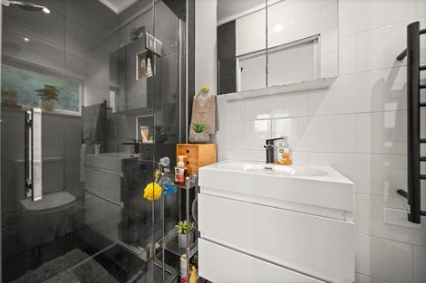 Photo of property in 121 Fairview Avenue, Fairview Heights, Auckland, 0632