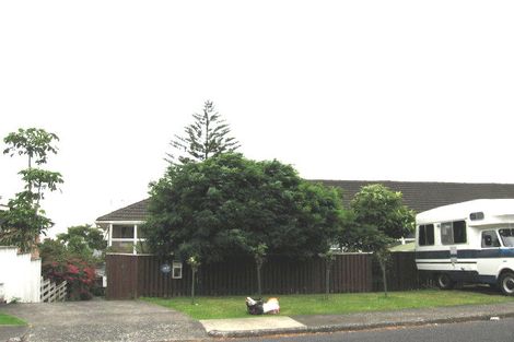 Photo of property in 2/36 Holland Road, Hillcrest, Auckland, 0627