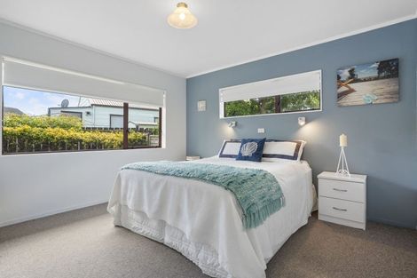 Photo of property in 106 Whitby Place, Whangamata, 3620