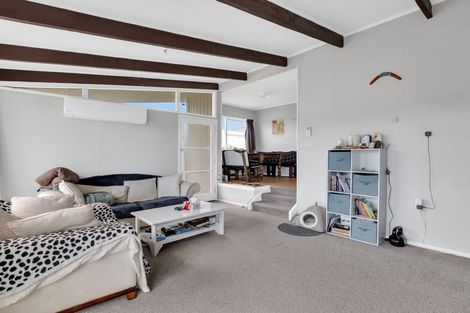 Photo of property in 18a Sylvan Crescent, Te Atatu South, Auckland, 0610