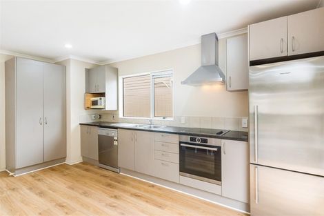 Photo of property in 10 Maypark Crescent, Flat Bush, Auckland, 2016