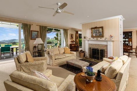 Photo of property in 38 Kaipara View Road, Helensville, 0875