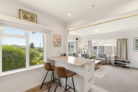 Photo of property in 380 Devon Street West, Lynmouth, New Plymouth, 4310