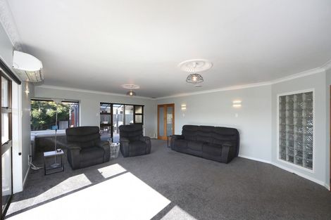 Photo of property in 28 Chester Street, Taradale, Napier, 4112