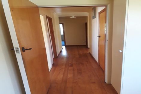 Photo of property in 2 Owhiti Street, Titahi Bay, Porirua, 5022