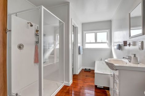 Photo of property in 63 Bayly Road, Blagdon, New Plymouth, 4310