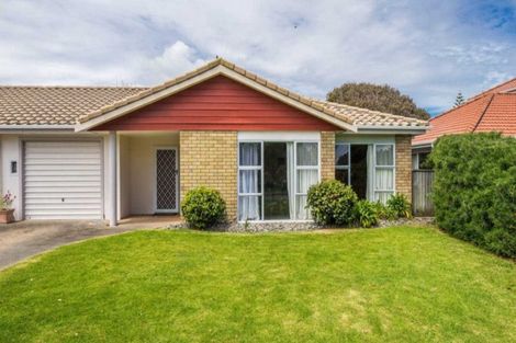 Photo of property in 11 Manly Garden, Paraparaumu Beach, Paraparaumu, 5032