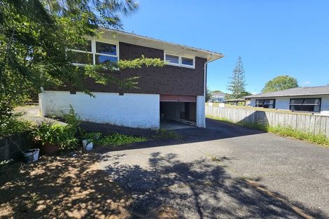 Photo of property in 30 Lyford Crescent, Sunnynook, Auckland, 0620
