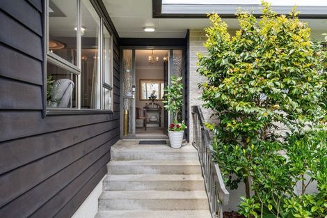 Photo of property in 2/19 Amante Crescent, Mairangi Bay, Auckland, 0630