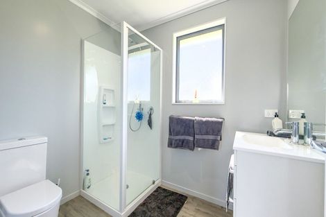 Photo of property in 100 Kon Tiki Road, Whiritoa, Whangamata, 3691