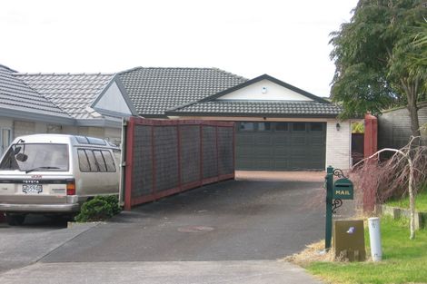 Photo of property in 8 Monivea Place, East Tamaki Heights, Auckland, 2016
