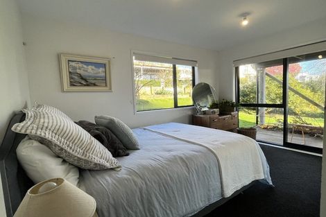 Photo of property in 2 Pohutukawa Avenue, Red Beach, 0932