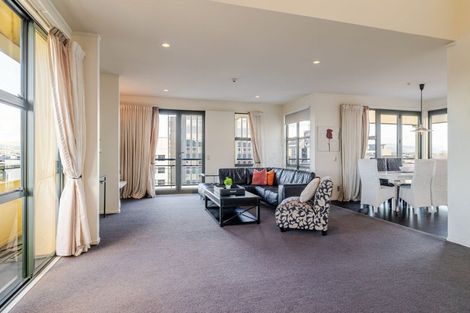 Photo of property in 3/6p Queen Street, Palmerston North, 4410