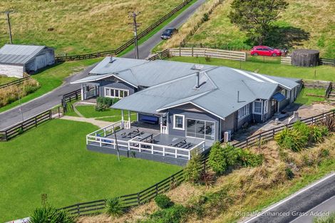 Photo of property in 2 School Road, Tiniroto, Manutuke, 4078